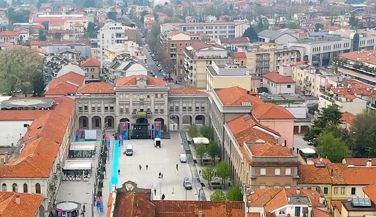 vista verso piazza indipendenza con ATVO in fondo